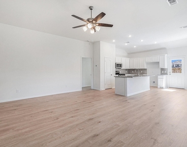 249 Edgewater Drive - Photo Thumbnail 6