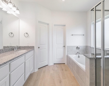 249 Edgewater Drive - Photo Thumbnail 18