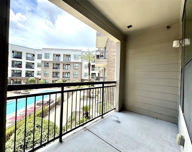 3788 Richmond Avenue - Photo Thumbnail 6
