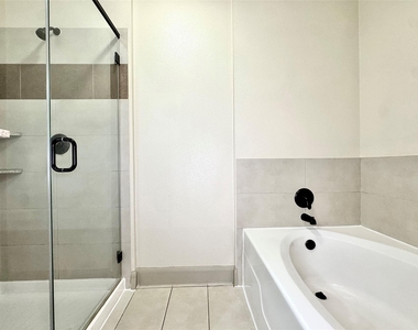 3788 Richmond Avenue - Photo Thumbnail 10
