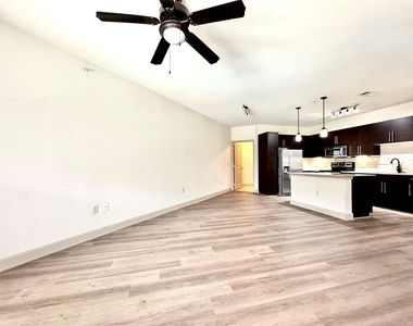 3788 Richmond Avenue - Photo Thumbnail 5