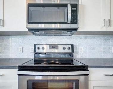 1508 Blodgett Street - Photo Thumbnail 7
