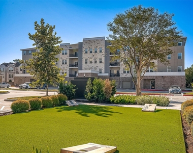 6804 Westview Drive - Photo Thumbnail 3