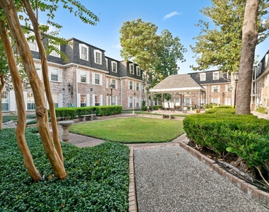 355 N Post Oak Lane - Photo Thumbnail 15