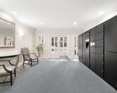 355 N Post Oak Lane - Photo Thumbnail 4