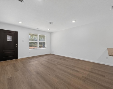 13046 Turret Bend Way - Photo Thumbnail 8