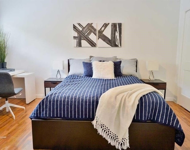 219 Marshall Street - Photo Thumbnail 7