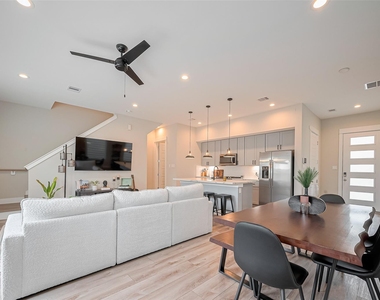 5209 Pinemont Creek Lane - Photo Thumbnail 3