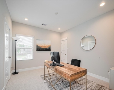 5209 Pinemont Creek Lane - Photo Thumbnail 11