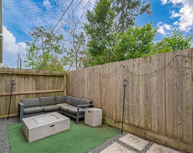 5209 Pinemont Creek Lane - Photo Thumbnail 15