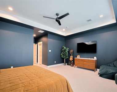 5209 Pinemont Creek Lane - Photo Thumbnail 6