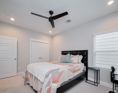 5209 Pinemont Creek Lane - Photo Thumbnail 9