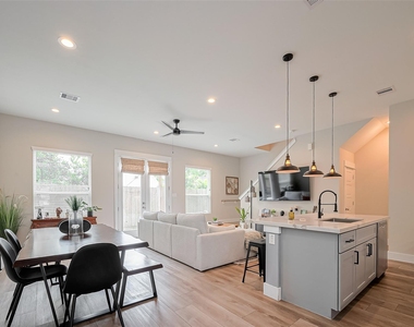 5209 Pinemont Creek Lane - Photo Thumbnail 2