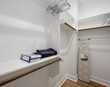 1603 Sylveste Street - Photo Thumbnail 11