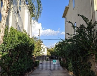 301 Gregg Street - Photo Thumbnail 20