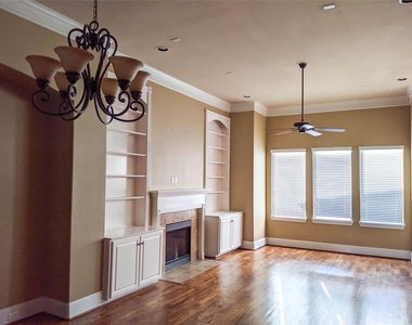301 Gregg Street - Photo Thumbnail 5