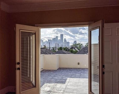 301 Gregg Street - Photo Thumbnail 17