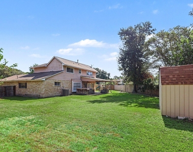 8503 Grove Park Drive - Photo Thumbnail 28