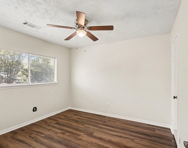 8503 Grove Park Drive - Photo Thumbnail 21