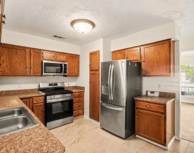 8503 Grove Park Drive - Photo Thumbnail 10
