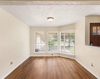 8503 Grove Park Drive - Photo Thumbnail 6