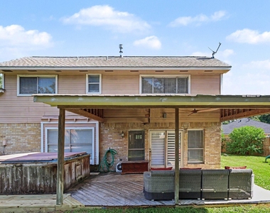 8503 Grove Park Drive - Photo Thumbnail 25