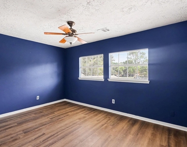 8503 Grove Park Drive - Photo Thumbnail 22