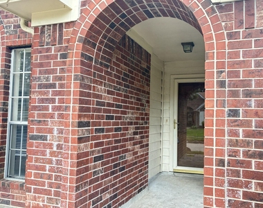 11607 Lennington Lane - Photo Thumbnail 2