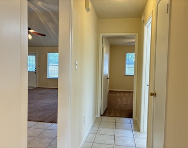 11607 Lennington Lane - Photo Thumbnail 16