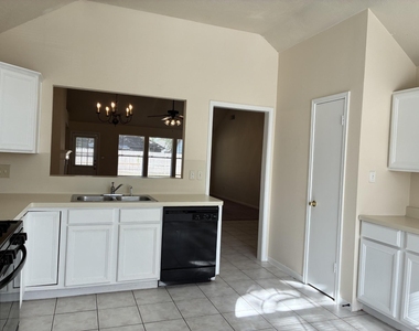 11607 Lennington Lane - Photo Thumbnail 8