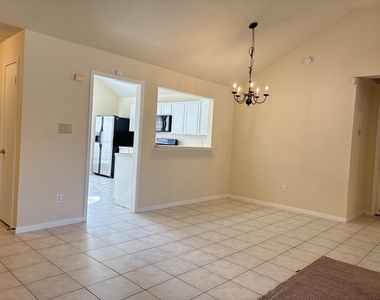 11607 Lennington Lane - Photo Thumbnail 5