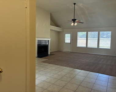 11607 Lennington Lane - Photo Thumbnail 4