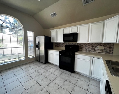 11607 Lennington Lane - Photo Thumbnail 7