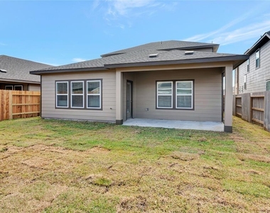 903 Cloverdale Drive - Photo Thumbnail 24