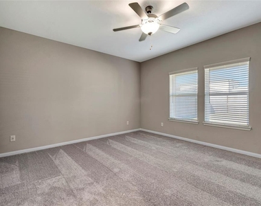903 Cloverdale Drive - Photo Thumbnail 10