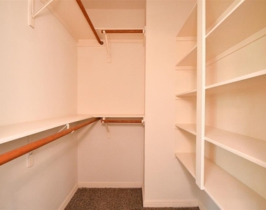 919 Fisher Street - Photo Thumbnail 32