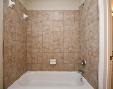919 Fisher Street - Photo Thumbnail 34