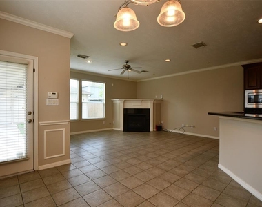 919 Fisher Street - Photo Thumbnail 18