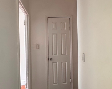 1660 Sterling Place - Photo Thumbnail 7