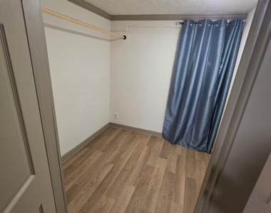 10115 Sand Springs Ave - Photo Thumbnail 15