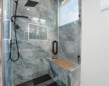 5839 Southwell Street - Photo Thumbnail 19