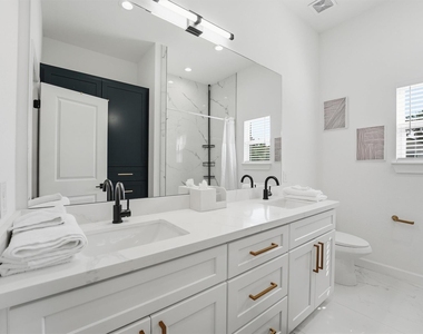 5839 Southwell Street - Photo Thumbnail 14