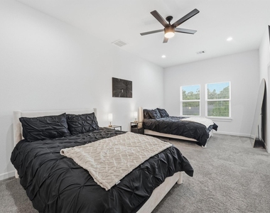 5839 Southwell Street - Photo Thumbnail 16