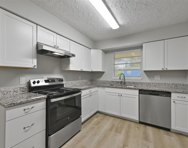 2803 22nd Street - Photo Thumbnail 12