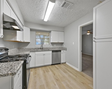 2803 22nd Street - Photo Thumbnail 11