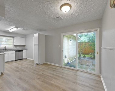 2803 22nd Street - Photo Thumbnail 7