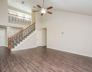 11918 Cottonwood Lane - Photo Thumbnail 2