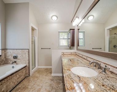 11918 Cottonwood Lane - Photo Thumbnail 9