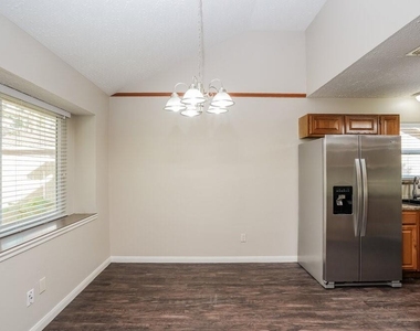 11918 Cottonwood Lane - Photo Thumbnail 5