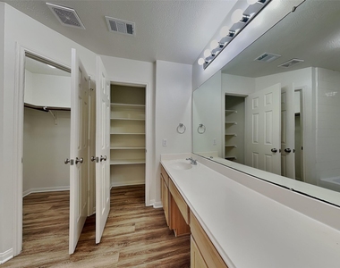 2518 Halstead Drive - Photo Thumbnail 12